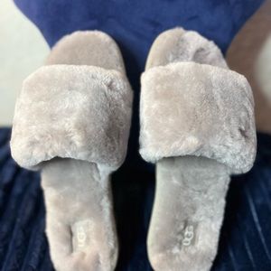 Ugg Fluffly slippers- Cozetta curly